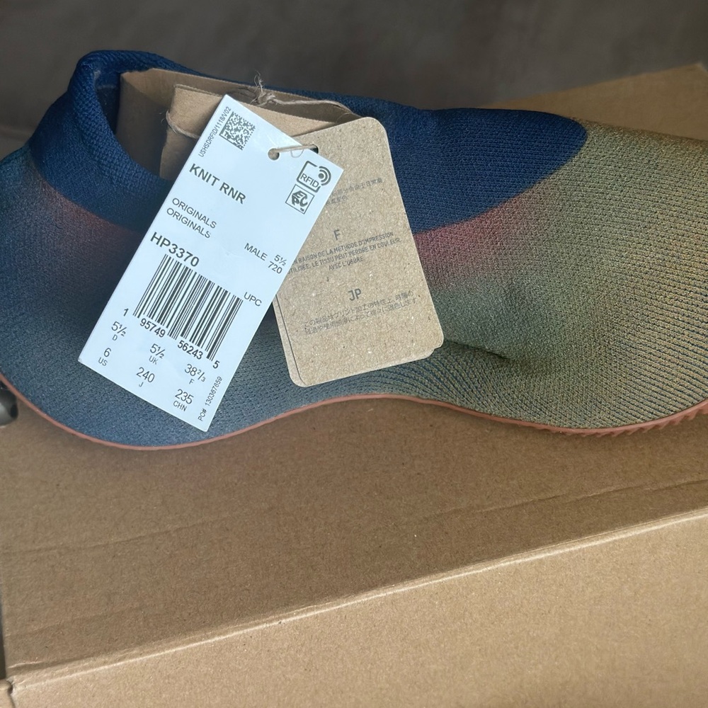 Yeezy Knit RNR - Picture 7 of 8